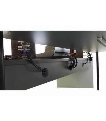 DM Broadcast TECH ONE Bureau de studio de radiodiffusion on air